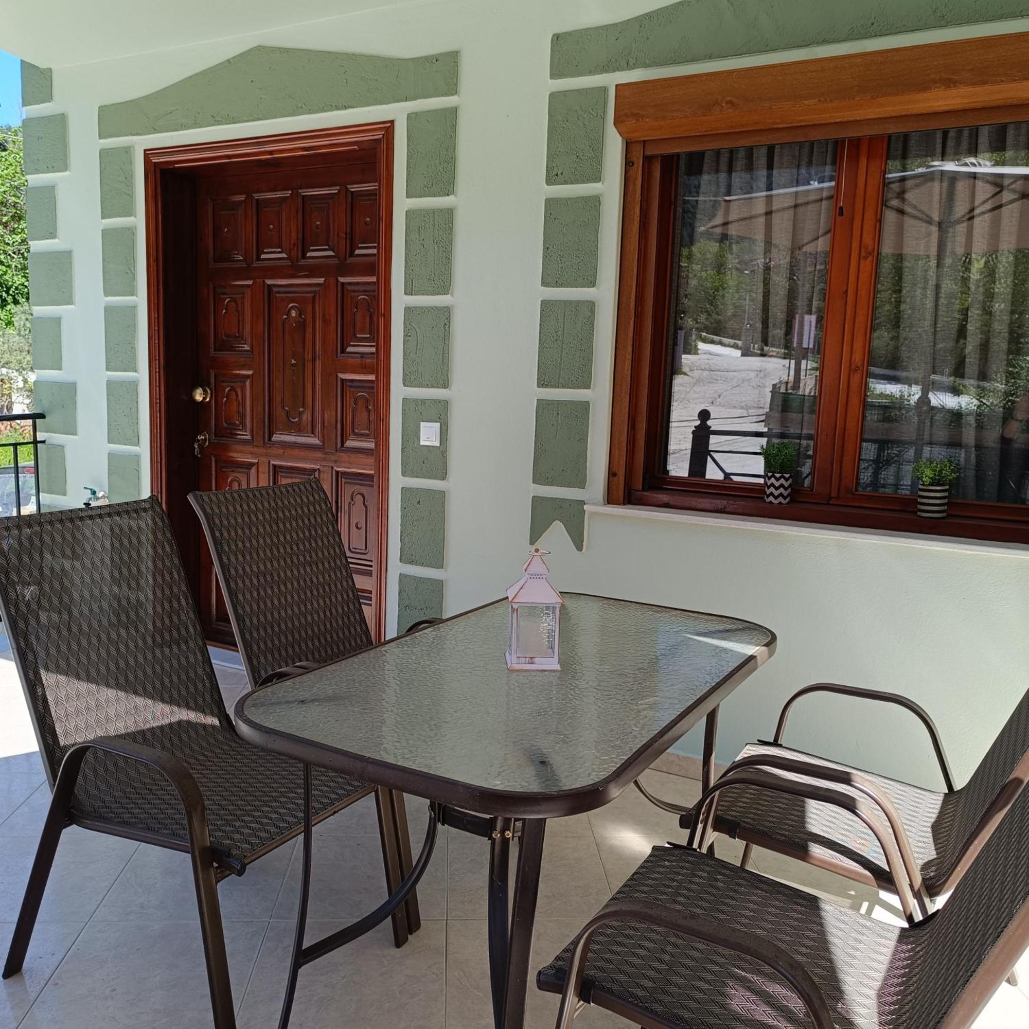 Tsimas House Holiday home *